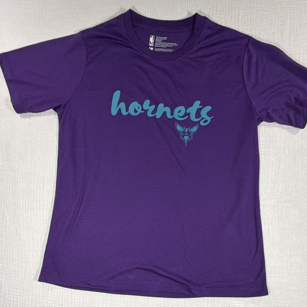 NBA Charlotte Hornets NBA Basketball Purple Shirt T-Shirt Size M